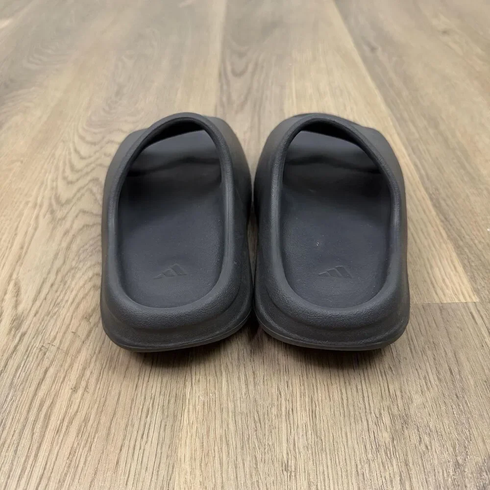 Yeezy Foam Slide Sandals in Black